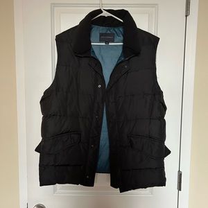 Men’s Puffer Vest. Banana Republic Large Black dynamic turquoise lining